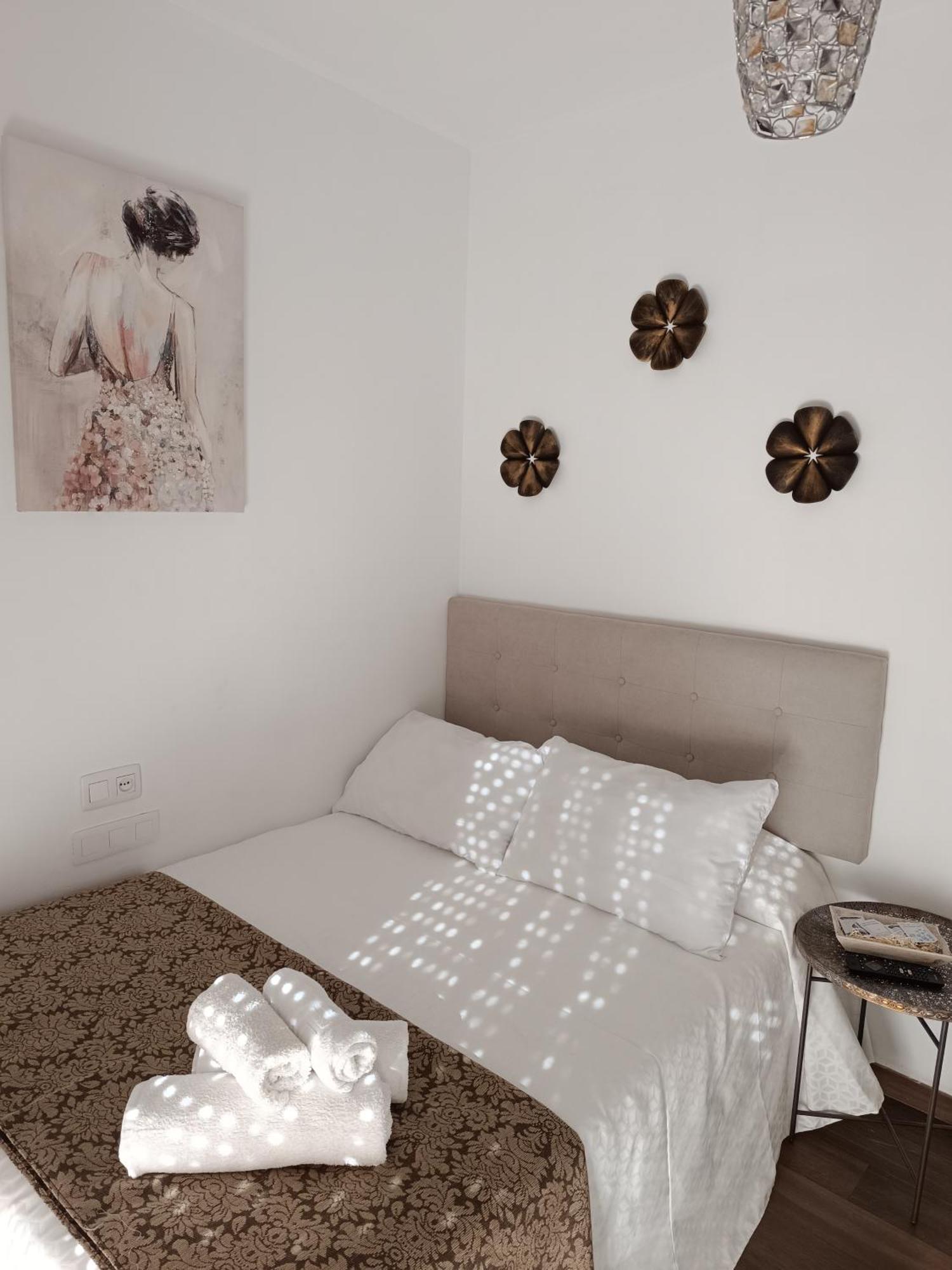 Hostal Casa Blanca Seville Exterior photo
