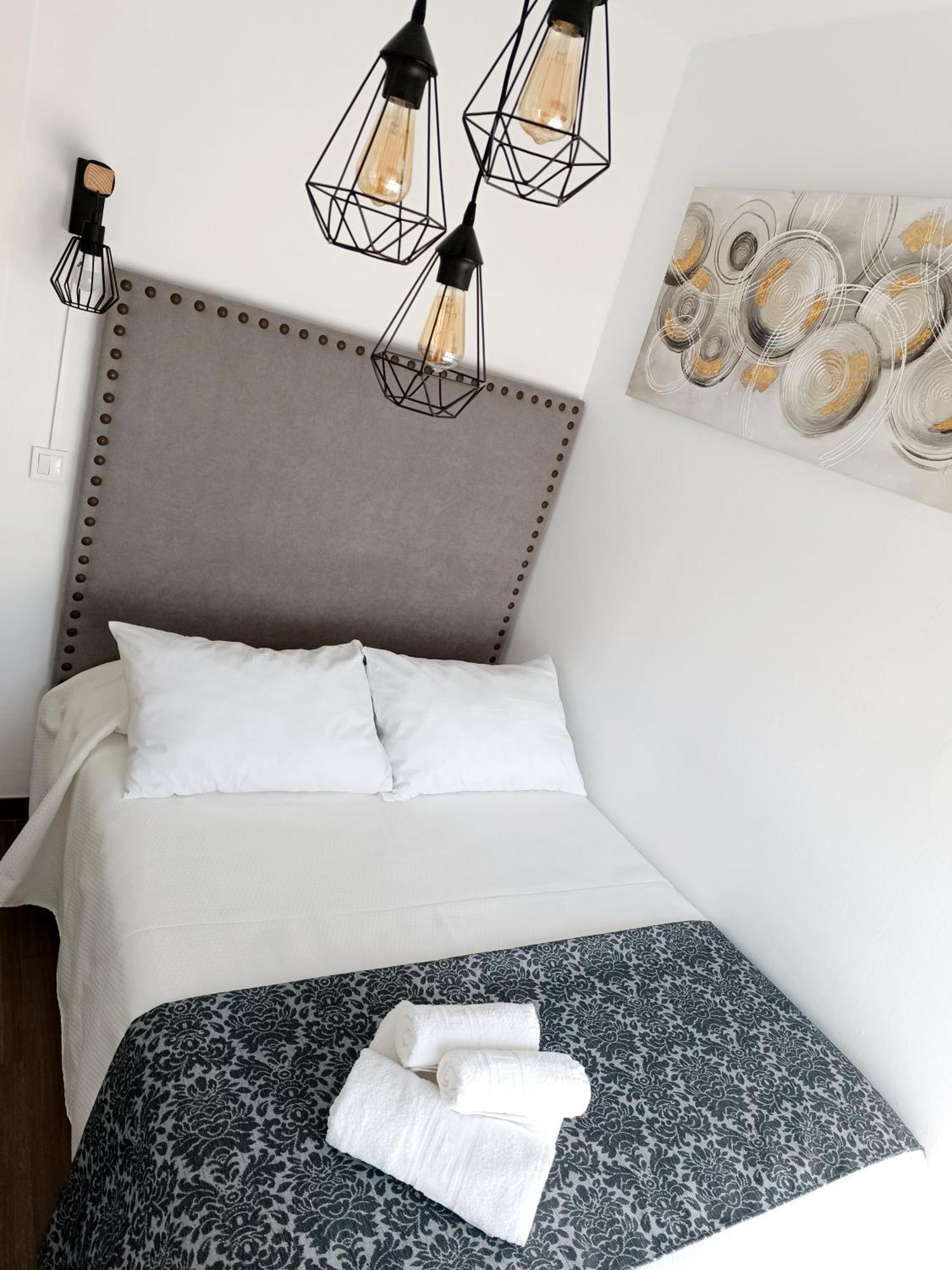 Hostal Casa Blanca Seville Exterior photo