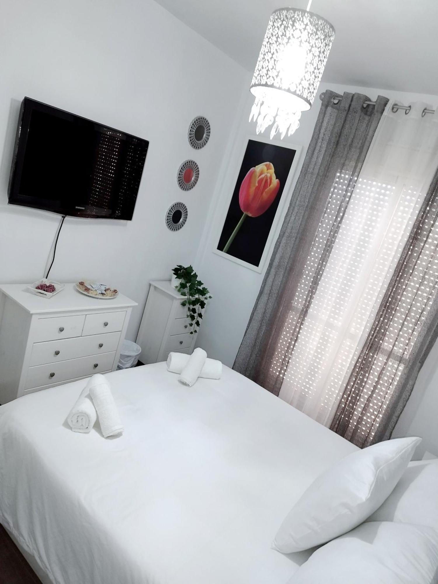 Hostal Casa Blanca Seville Exterior photo