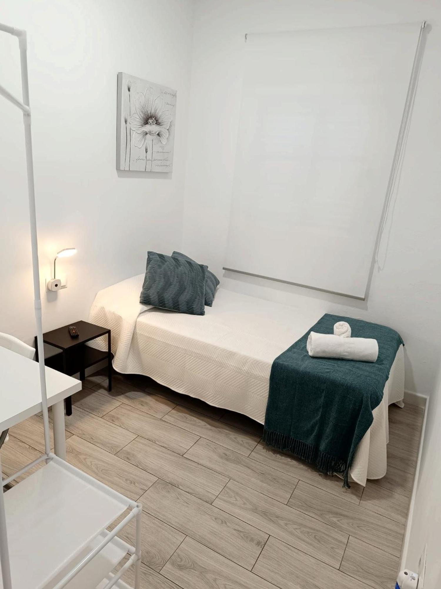Hostal Casa Blanca Seville Exterior photo